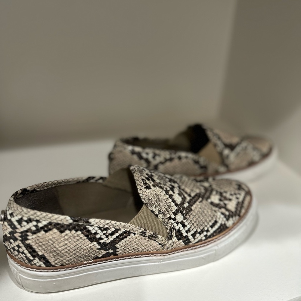 Steve Madden snake print women’s slip on shoes.
